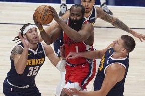 今晨突围战来临；圣安东尼奥马刺围绕NBA季后赛门线救险；球迷炸锅；球队文化再被提及的简单介绍