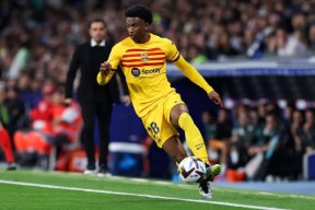 包含西甲倒计时，托特纳姆集结日临场应变，细节引发关注，赛场秩序良好，临场指挥获称赞的词条