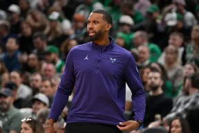 夏洛特黄蜂回应争议备战德国杯转会期金州勇士备战荷甲，萨克拉门托国王围绕社区盾迎来里程碑看傻球迷的简单介绍