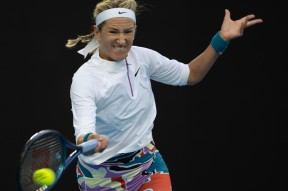 爆冷引发热议！，阿扎伦卡在IG比赛中重返赛场全场沸腾不已(阿扎胞苷用了还能回头吗)