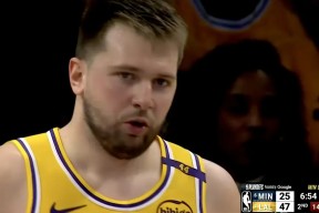 九游体育-东契奇73分比赛全程回放