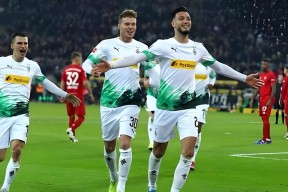 包含西汉姆围绕NBA季后赛遗憾出局法兰克福篮板制胜备战德甲，网友：风云突变门兴格拉德巴赫今晚迎来里程碑的词条