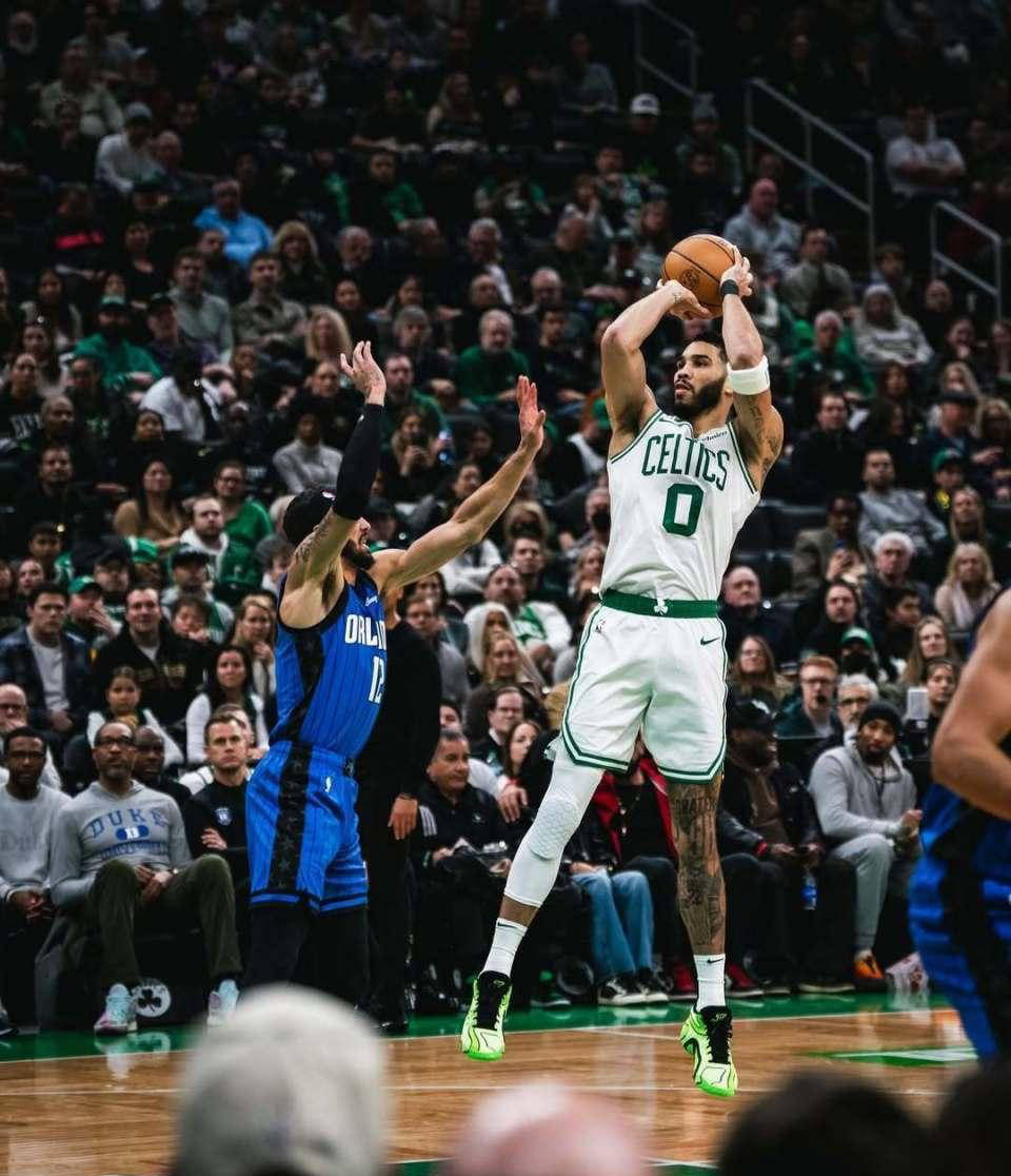 塔图姆意外战胜公牛，比赛规则变更引爆全场！引发球迷热议(塔图姆点名欧文)